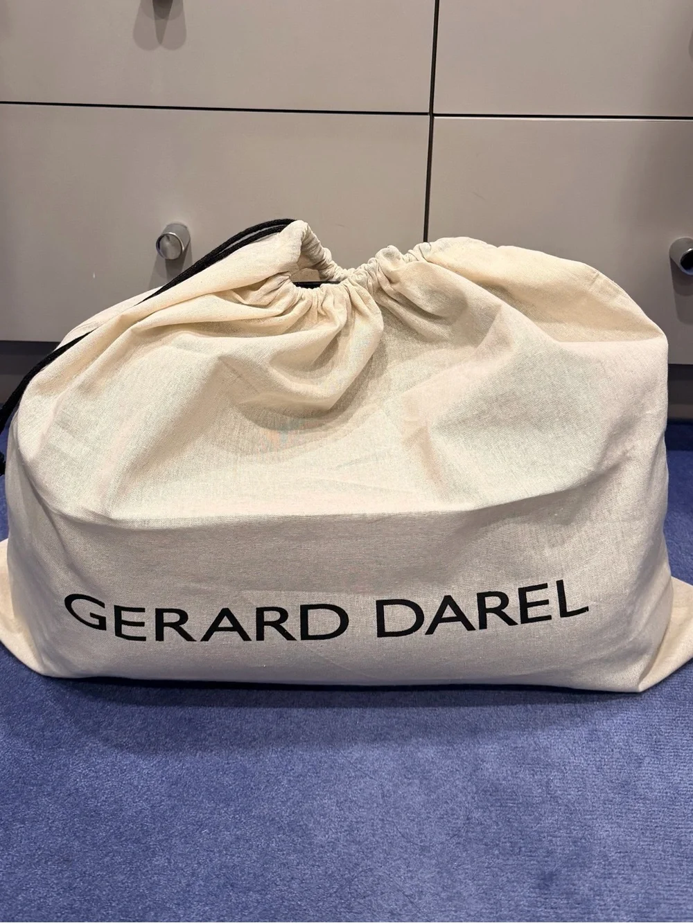 Gerard Darel includes dust